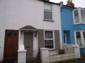 2 bedroom Terraced t...